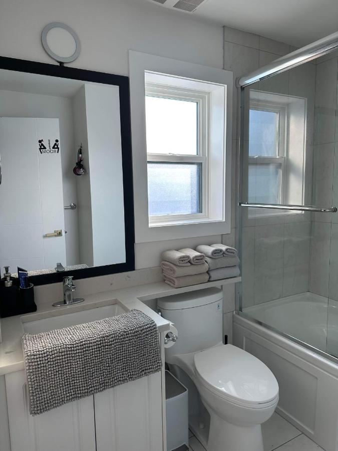 2Br 1.5Ba Full Kitchen Private Guest House - Free Parking - Central Location Ванкувер Экстерьер фото