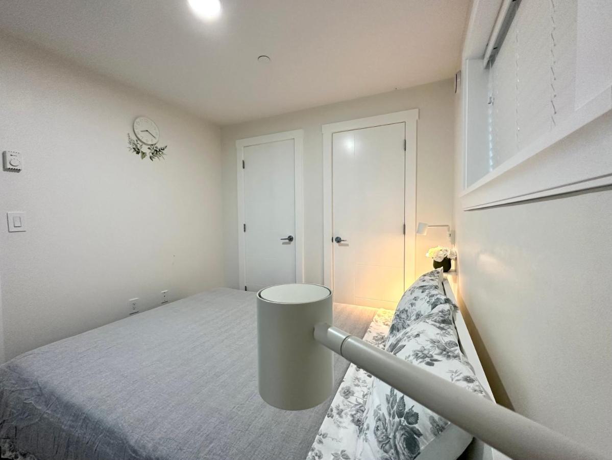 2Br 1.5Ba Full Kitchen Private Guest House - Free Parking - Central Location Ванкувер Экстерьер фото