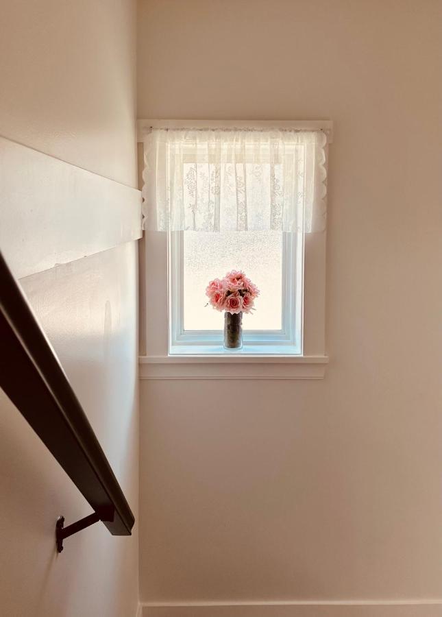 2Br 1.5Ba Full Kitchen Private Guest House - Free Parking - Central Location Ванкувер Экстерьер фото