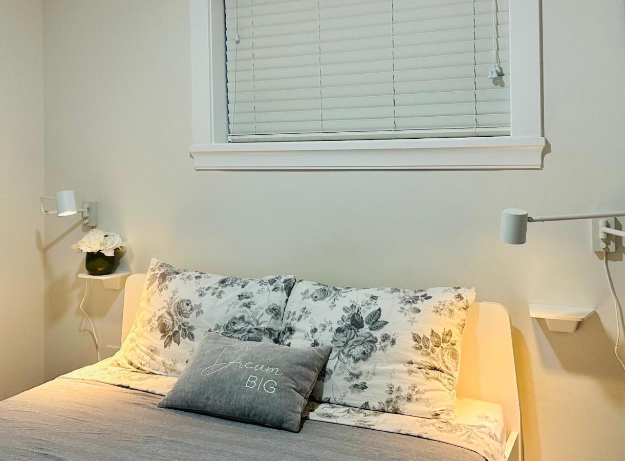 2Br 1.5Ba Full Kitchen Private Guest House - Free Parking - Central Location Ванкувер Экстерьер фото