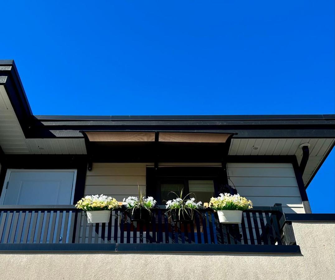 2Br 1.5Ba Full Kitchen Private Guest House - Free Parking - Central Location Ванкувер Экстерьер фото